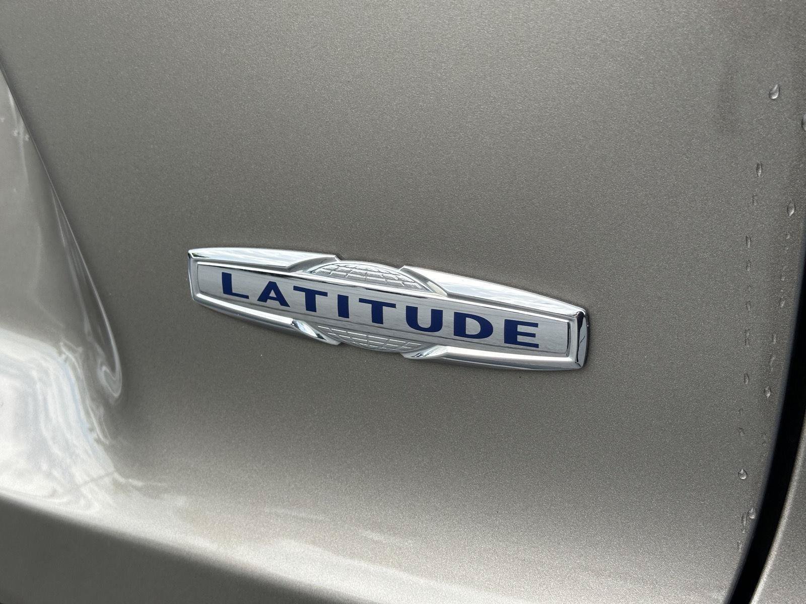 Used 2020 Jeep Cherokee Latitude FWD image 10