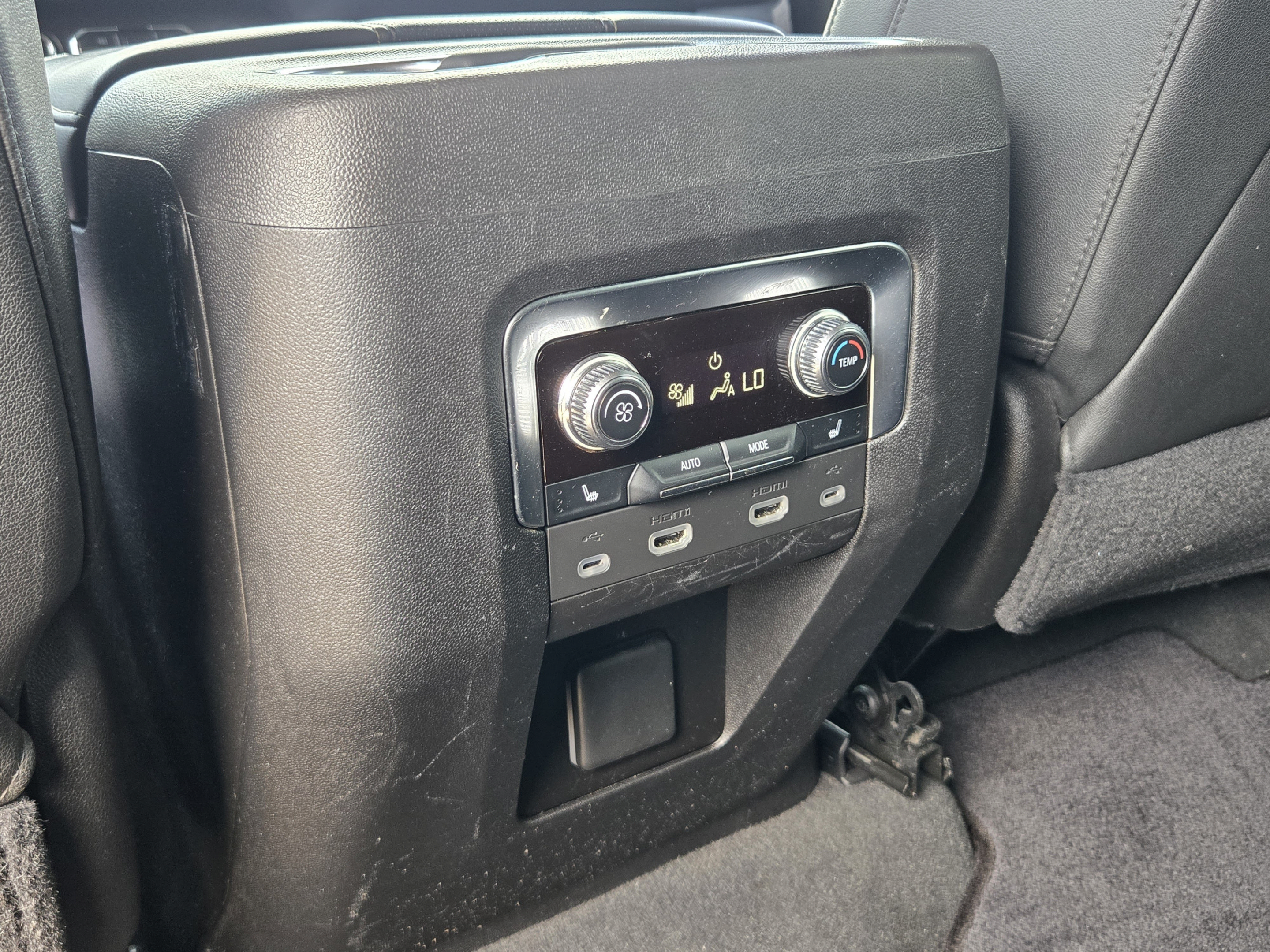 Used 2021 GMC Yukon SLT w/ SLT Luxury Plus Package AWD/4WD image 27
