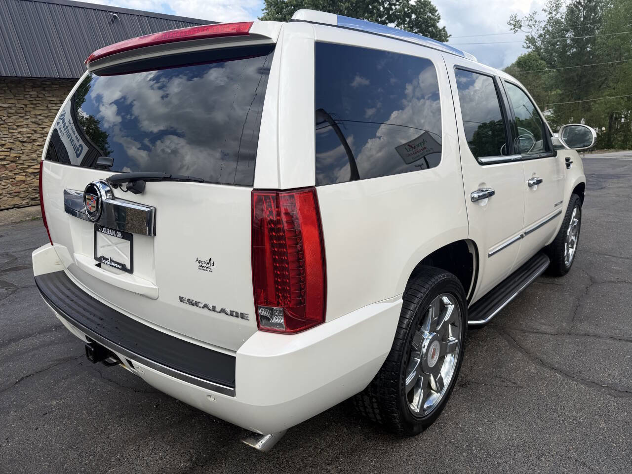 Used 2013 Cadillac Escalade Luxury AWD/4WD image 4