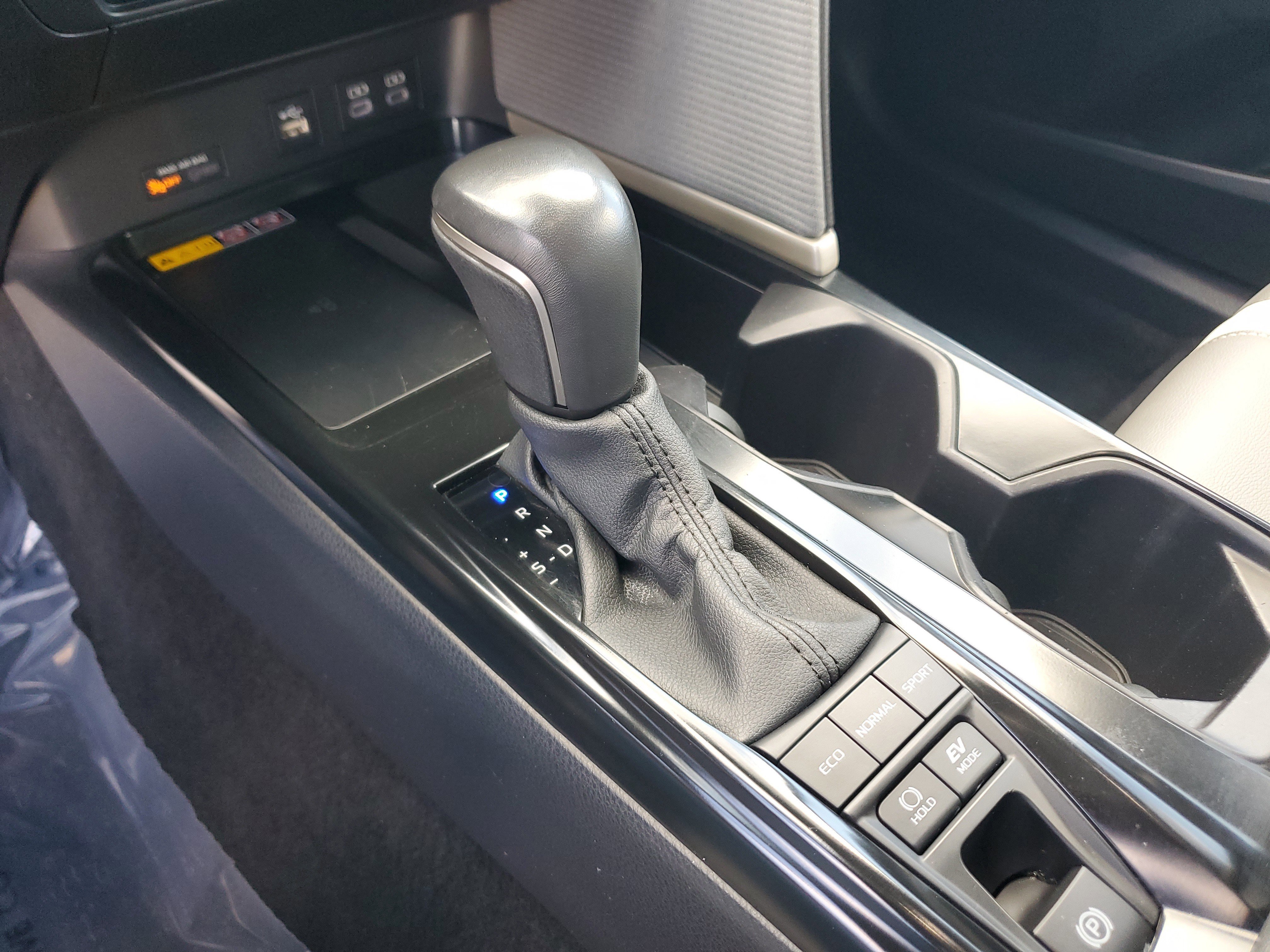 Used 2025 Toyota Camry SE image 30