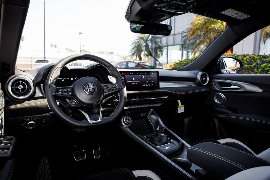 New 2026 Alfa Romeo Tonale w/ Active Assist Package AWD/4WD image 30