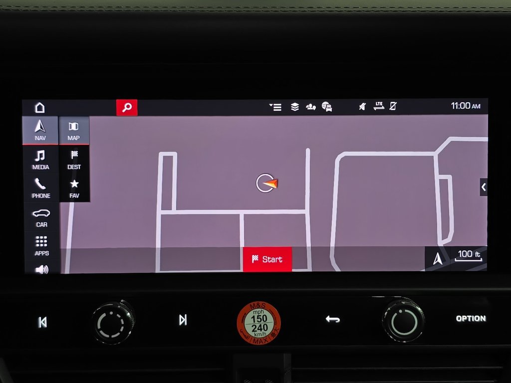 Certified 2026 Porsche Macan AWD/4WD image 18