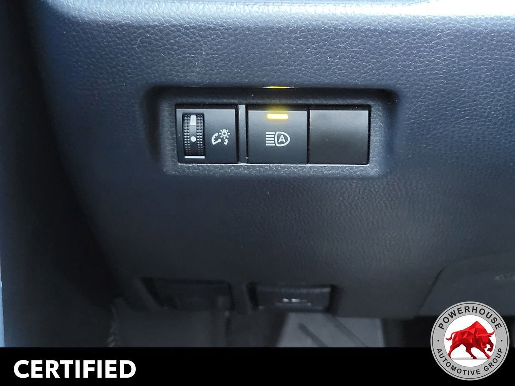 Used 2022 Toyota RAV4 XLE FWD image 27