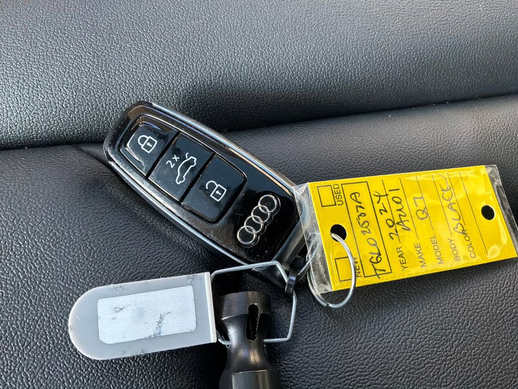 Used 2024 Audi Q7 3.0T Premium Plus image 30