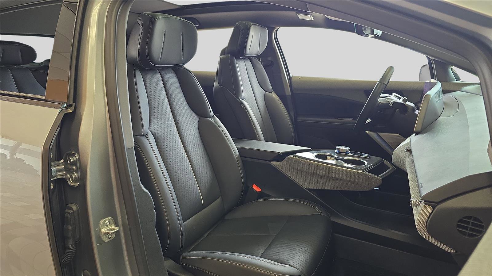 Used 2025 Cadillac Optiq Sport 2 w/ LPO, Floor Liner Package image 14