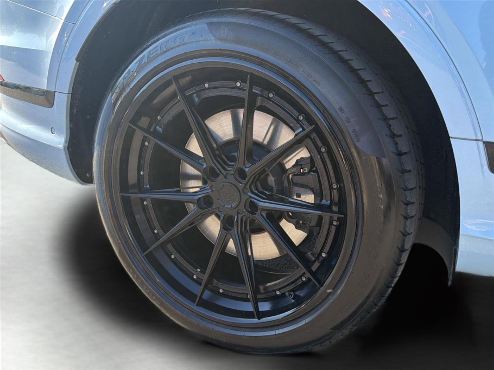 Used 2021 Bentley Bentayga AWD/4WD image 34