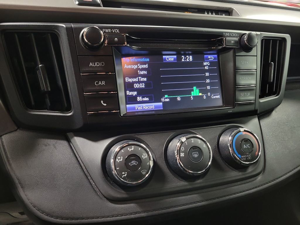 Used 2018 Toyota RAV4 LE image 14