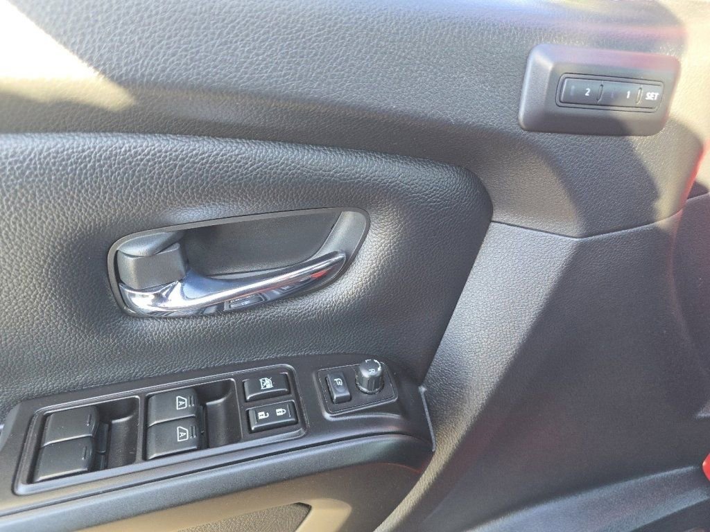 Used 2020 Nissan Titan PRO-4X w/ Pro-4x Convenience Package AWD/4WD image 35