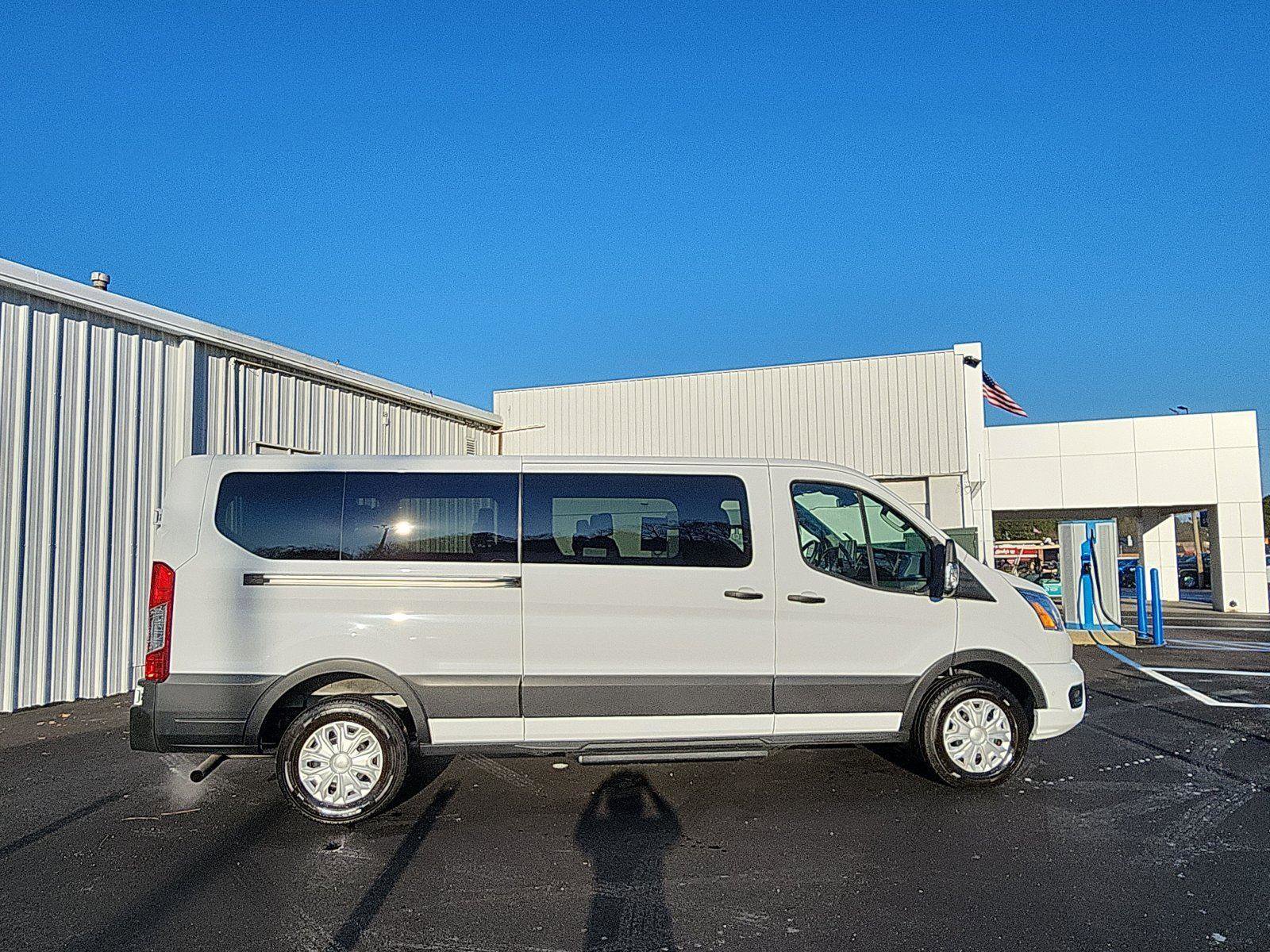 Used 2022 Ford Transit 350 XLT RWD image 6