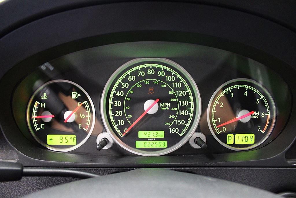 Used 2005 Chrysler Crossfire Limited RWD image 10