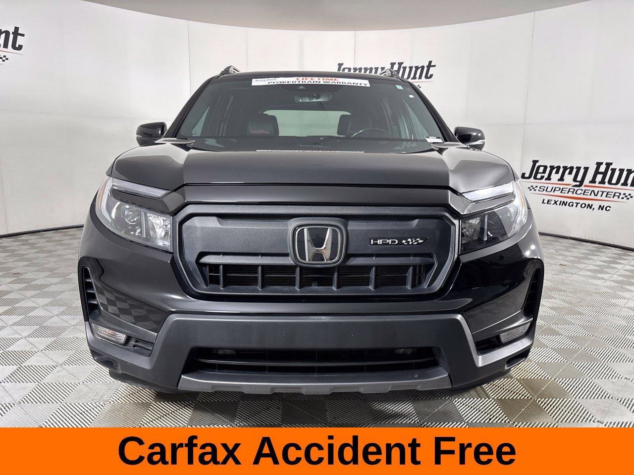 Used 2025 Honda Passport TrailSport image 3