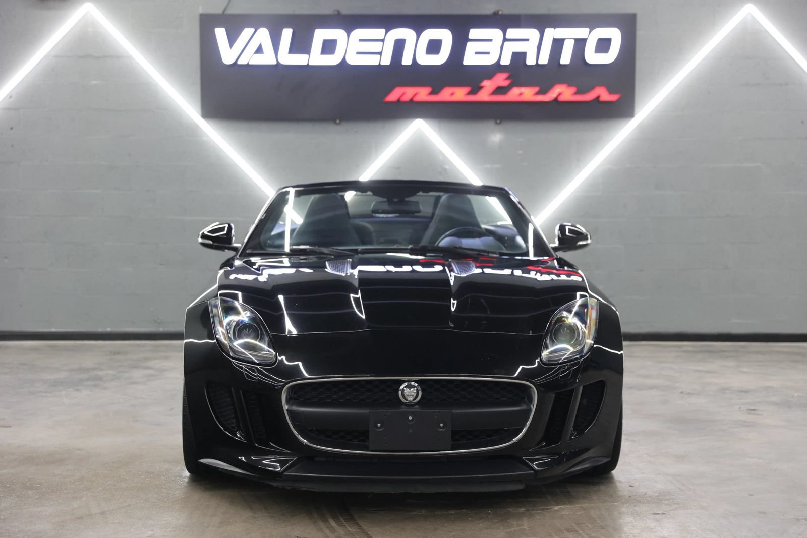 Used 2014 Jaguar F-TYPE Convertible RWD image 6