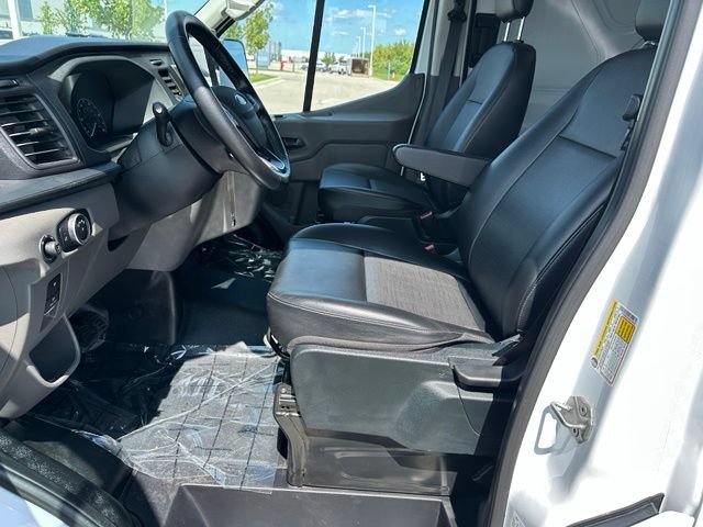 Used 2023 Ford E-Transit Medium Roof RWD image 16
