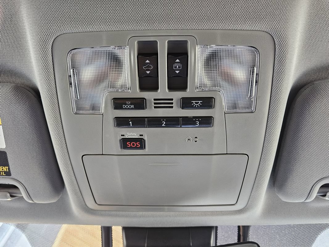 Used 2018 Toyota Highlander Limited Platinum w/ Carpet Mat Package (TMS) AWD/4WD image 36