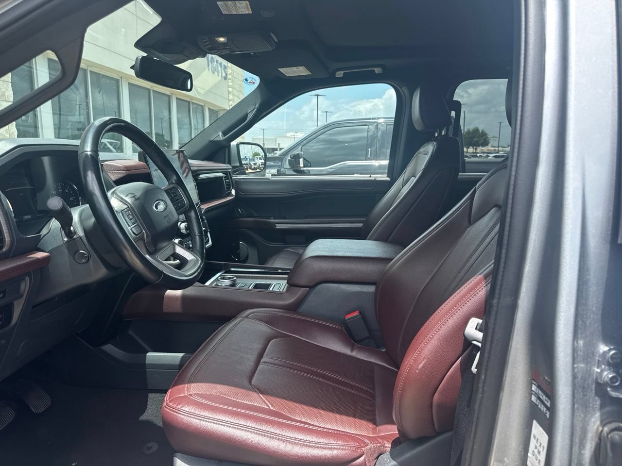 Used 2024 Ford Expedition Limited RWD image 8