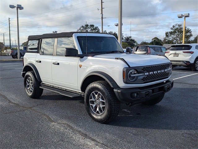 Used 2022 Ford Bronco Badlands image 9