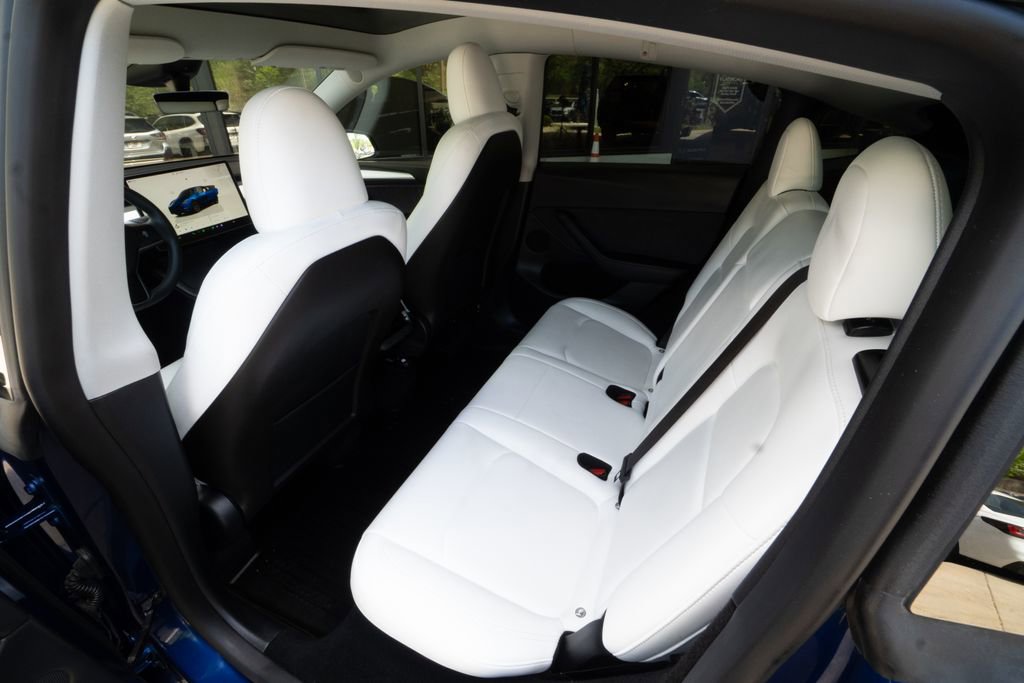 Used 2024 Tesla Model Y Long Range AWD/4WD image 16