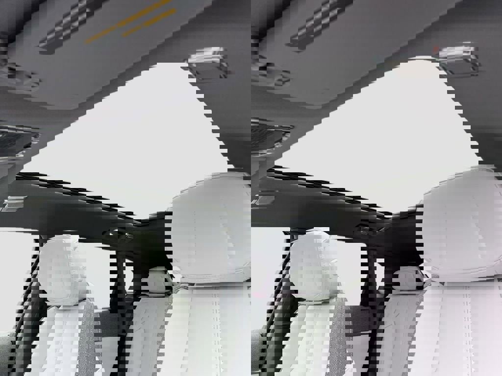 New 2026 Cadillac Optiq Luxury 1 image 22