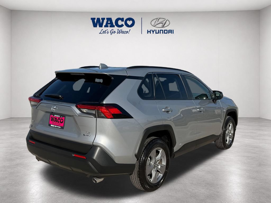Used 2025 Toyota RAV4 LE AWD/4WD image 8