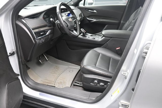 Used 2020 Cadillac XT4 Sport w/ Driver Awareness Package AWD/4WD image 17