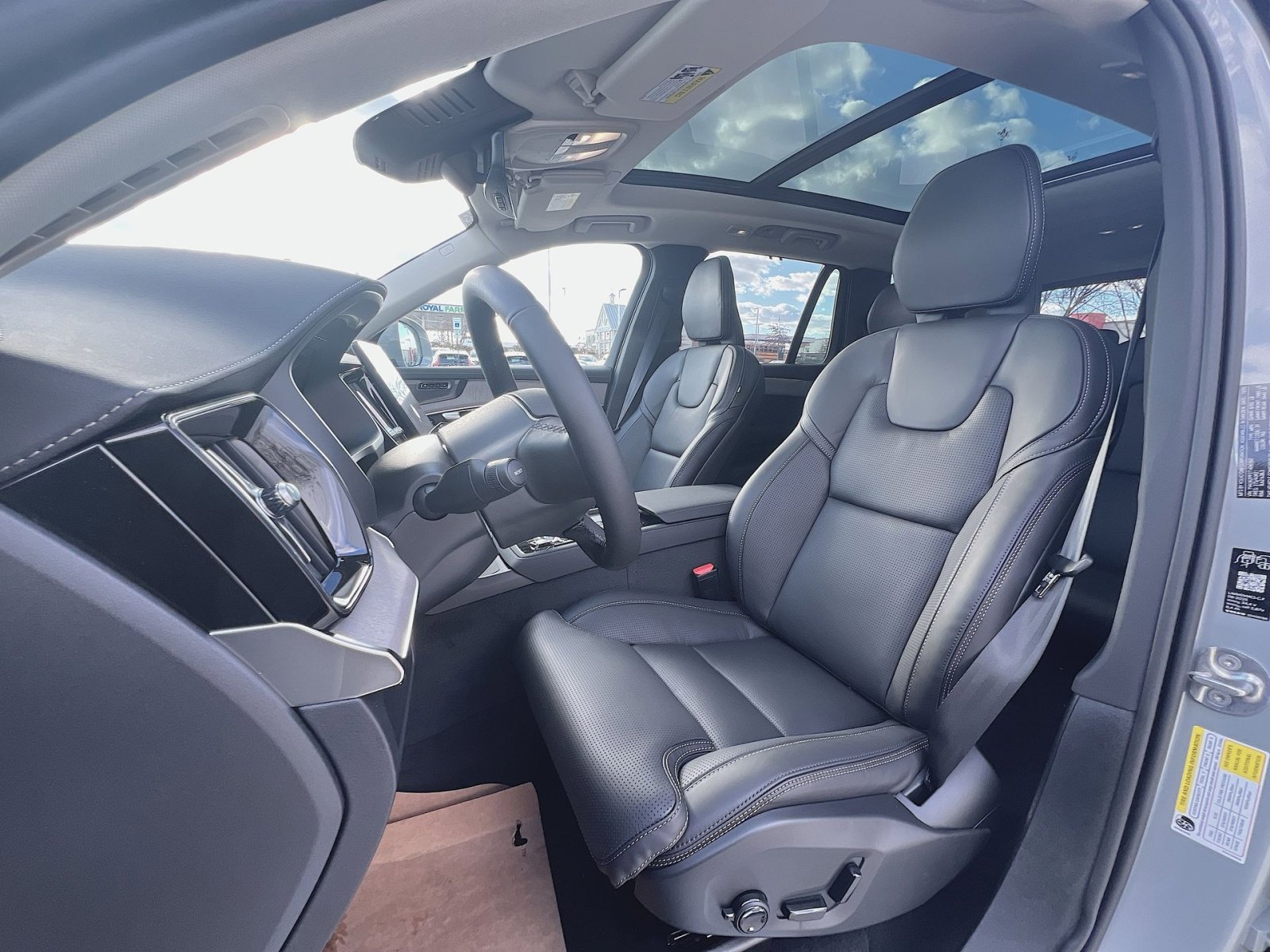 New 2026 Volvo XC90 B6 Ultra w/ Protection Package AWD/4WD image 13