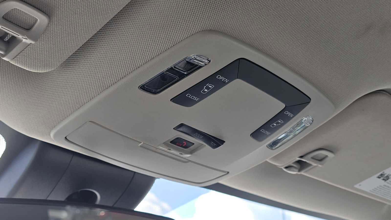 Used 2024 Toyota Sienna LE image 37