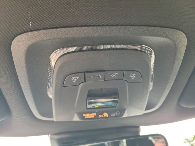 Used 2025 Toyota Crown Signia image 21