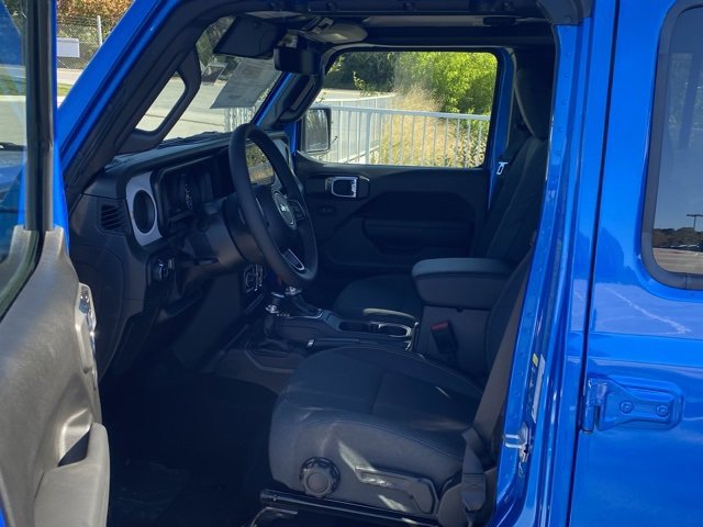 New 2025 Jeep Gladiator Sport image 15