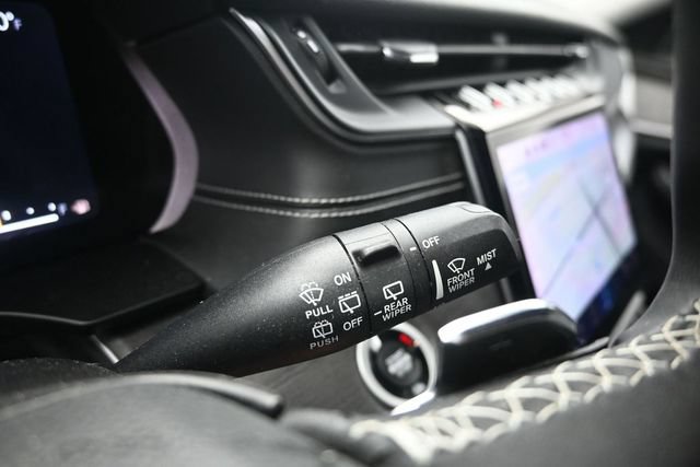Used 2023 Jeep Grand Cherokee Limited w/ Black Appearance Package AWD/4WD image 24