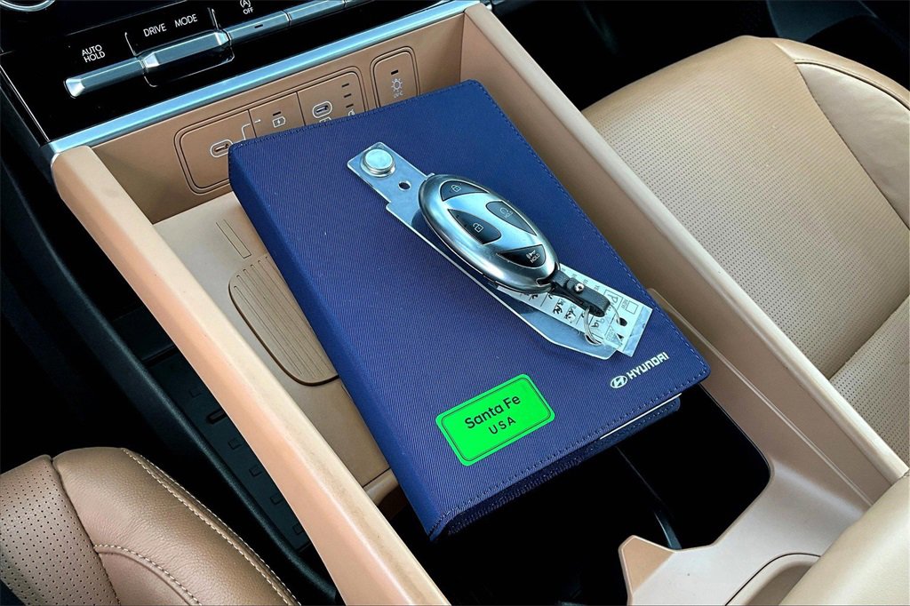 Used 2025 Hyundai Santa Fe Limited image 35