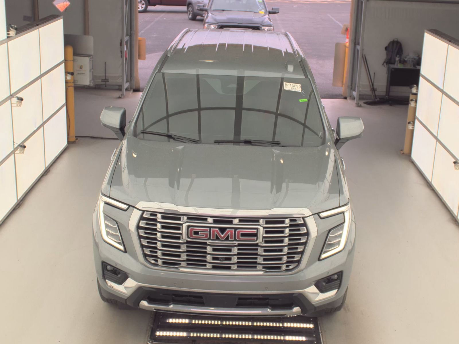 Used 2025 GMC Yukon Denali AWD/4WD image 2