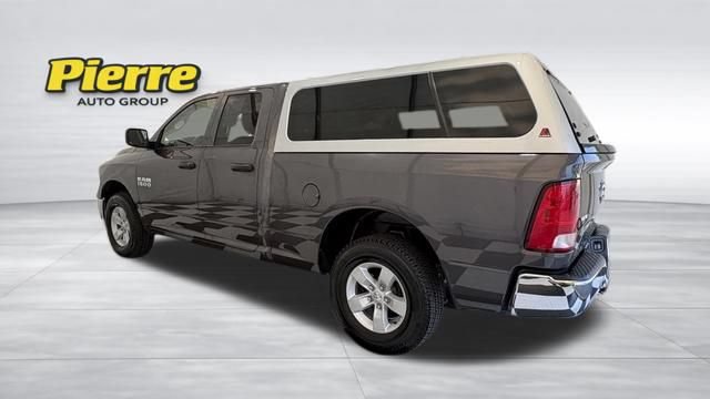 Used 2017 RAM 1500 ST w/ SXT Appearance Group AWD/4WD image 3