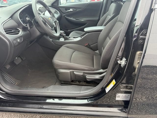 Used 2021 Chevrolet Malibu LS FWD image 21