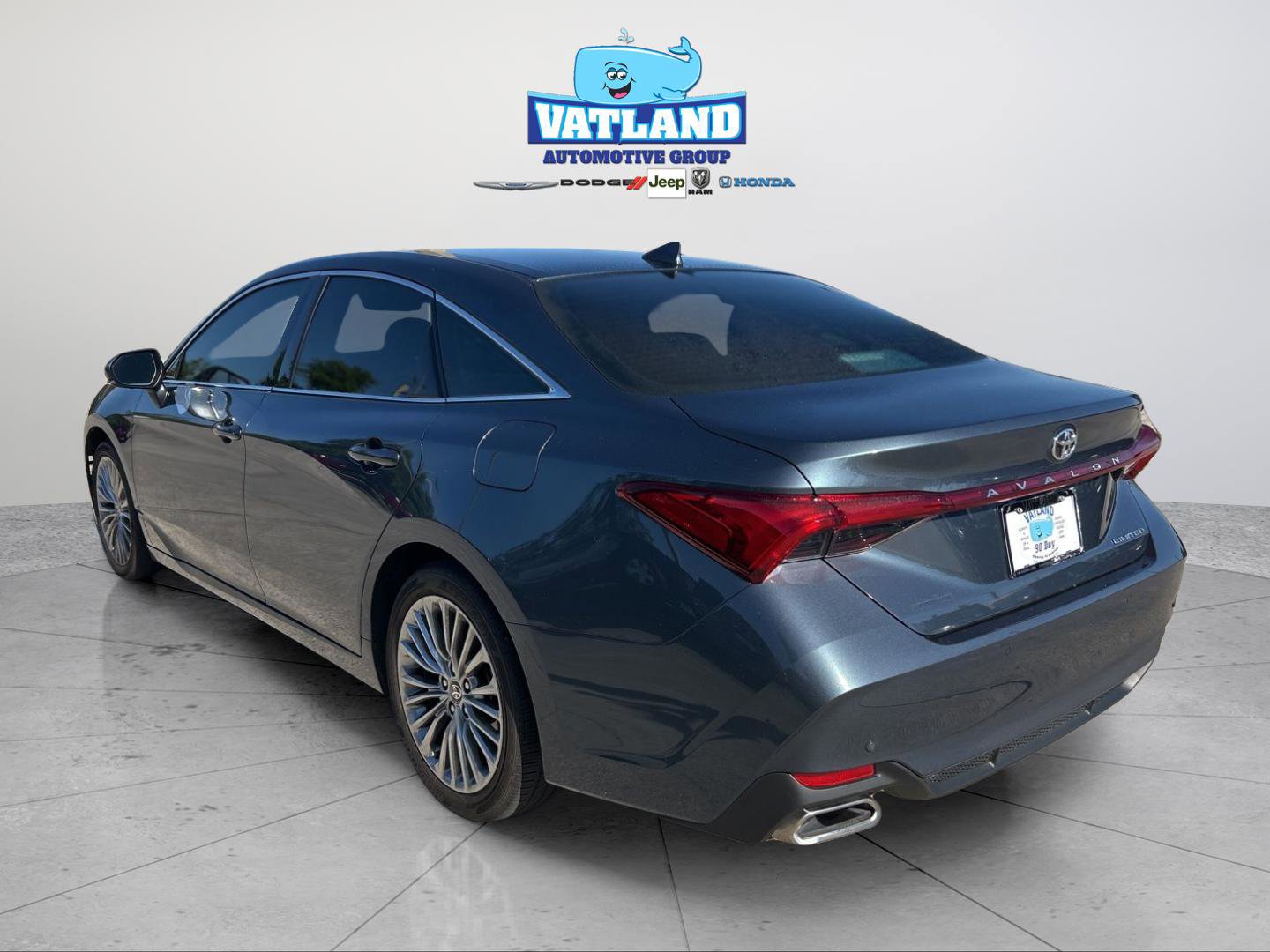 Used 2022 Toyota Avalon Limited w/ Advanced Safety Package image 3