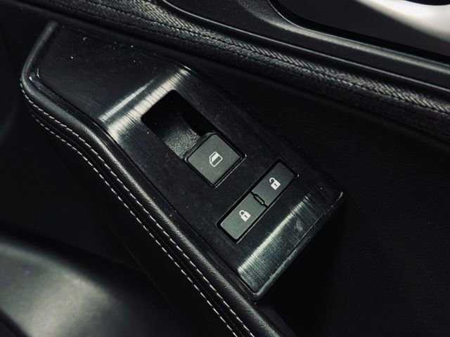 Used 2023 Nissan Rogue SV image 14