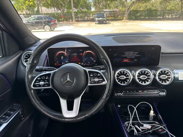 Used 2020 Mercedes-Benz GLB 250 w/ Premium Package image 31