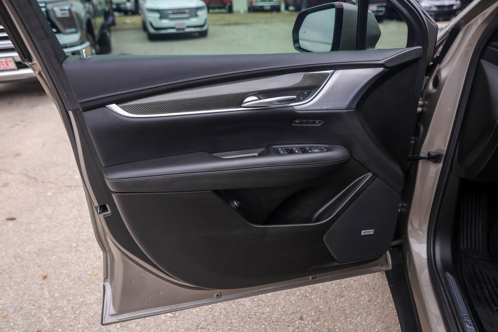 Used 2022 Cadillac XT5 Sportv w/ Technology Package image 25