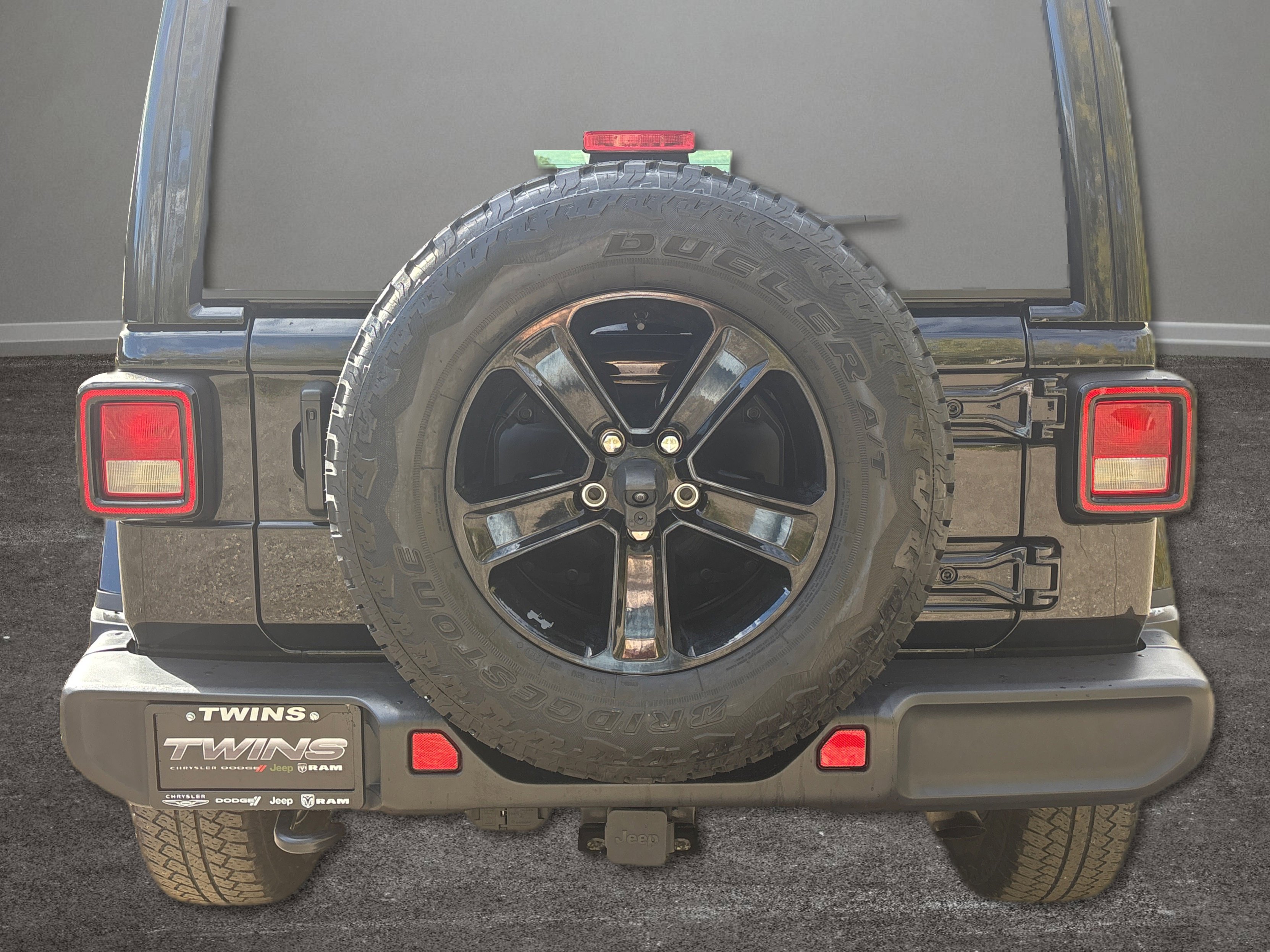 Used 2021 Jeep Wrangler Unlimited Sahara image 29