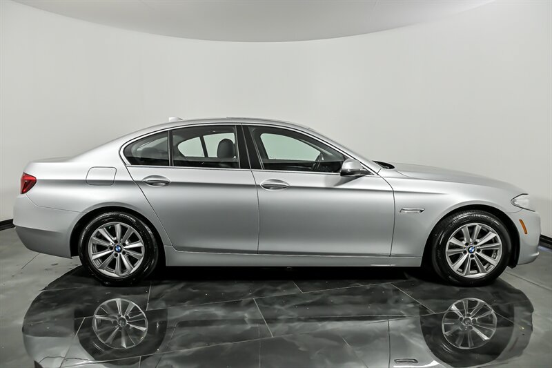 Used 2015 BMW 528i xDrive Sedan AWD/4WD image 10