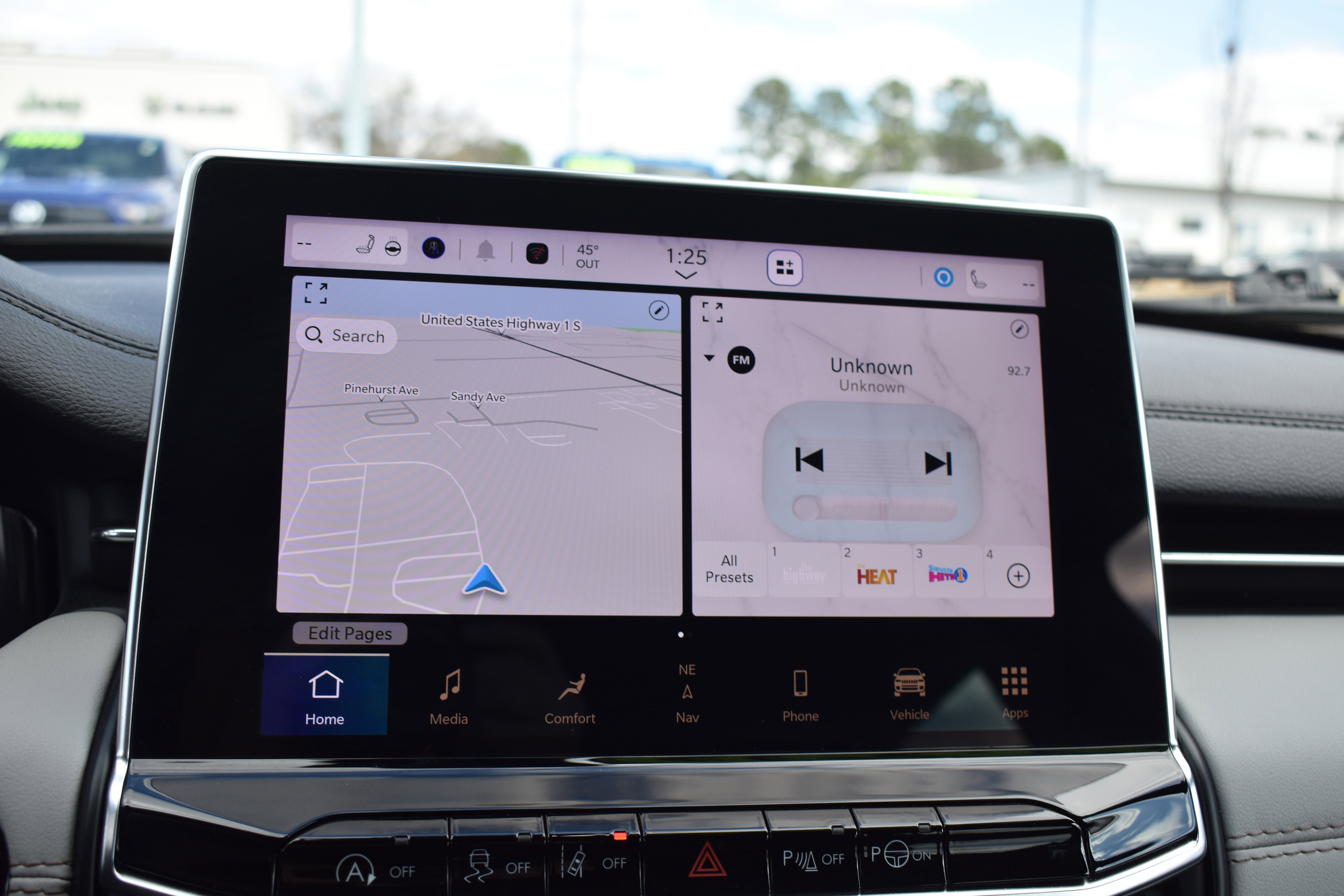 Used 2025 Jeep Compass Limited w/ Elite Group image 18