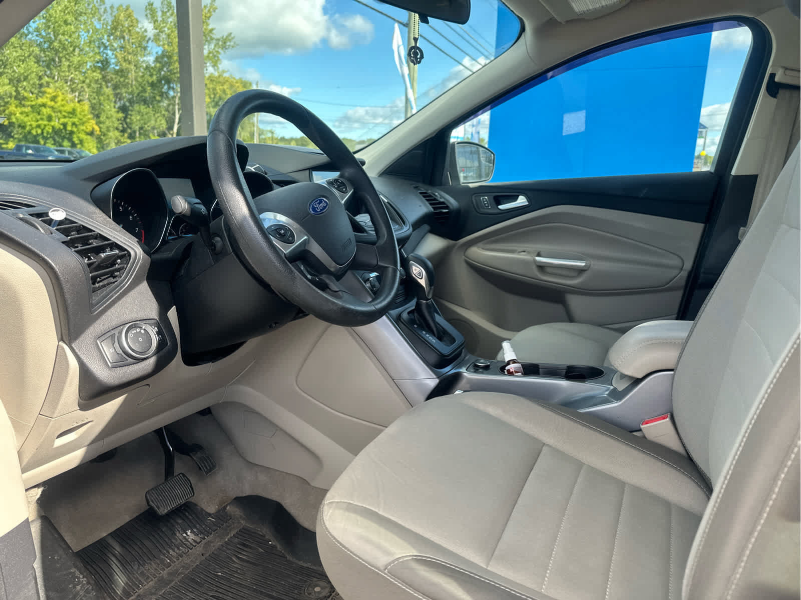 Used 2016 Ford Escape SE w/ Equipment Group 201A AWD/4WD image 16
