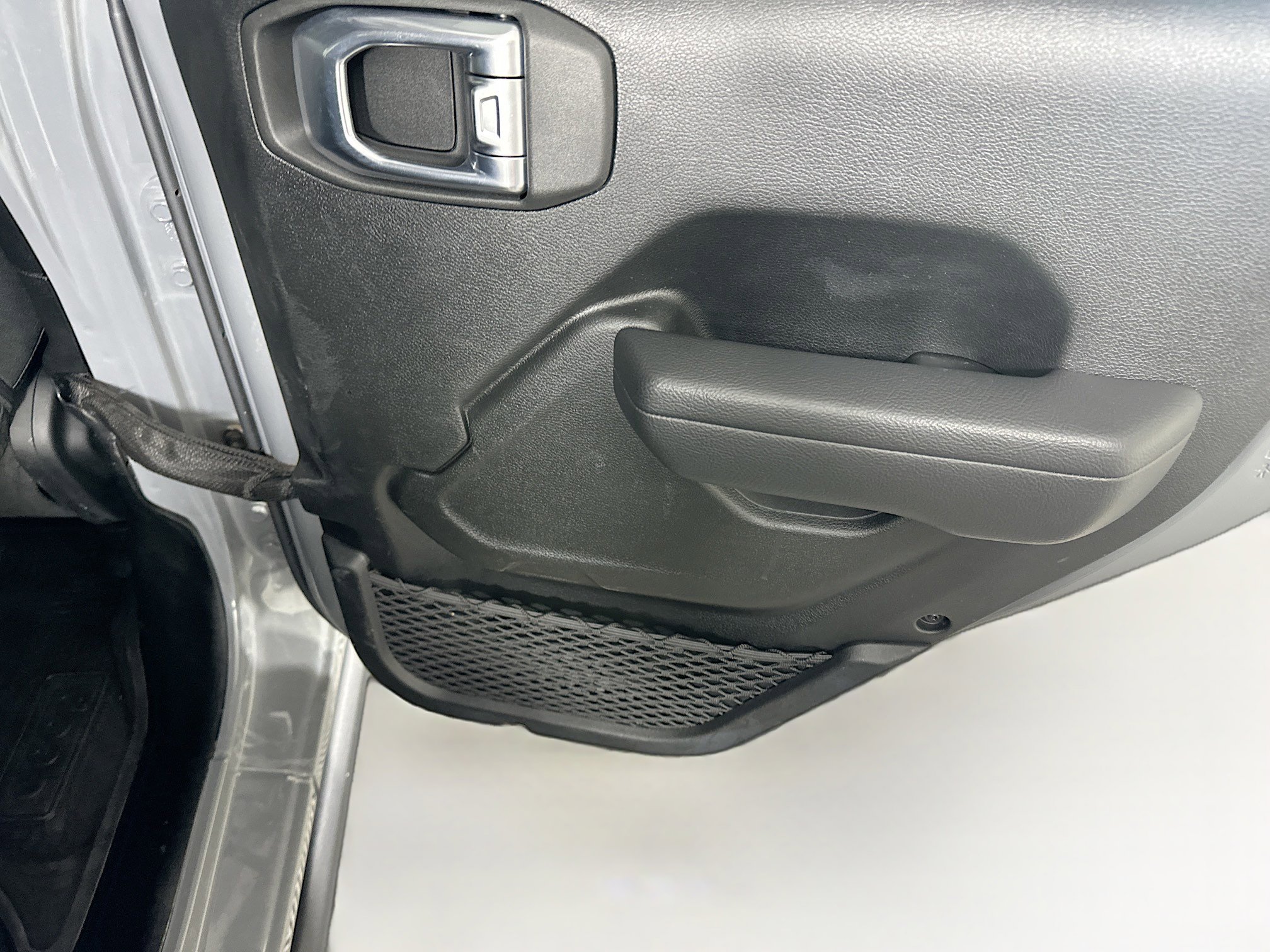 Used 2023 Jeep Wrangler Unlimited w/ Cold Weather Group image 28