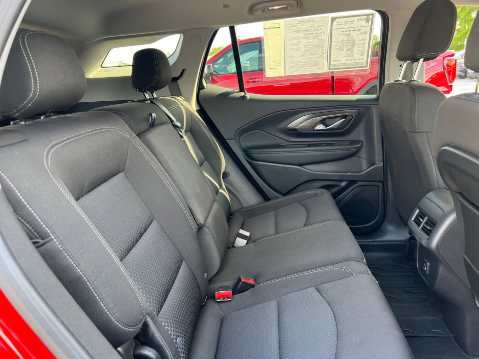Used 2024 GMC Terrain SLE w/ Driver Convenience Package FWD image 30
