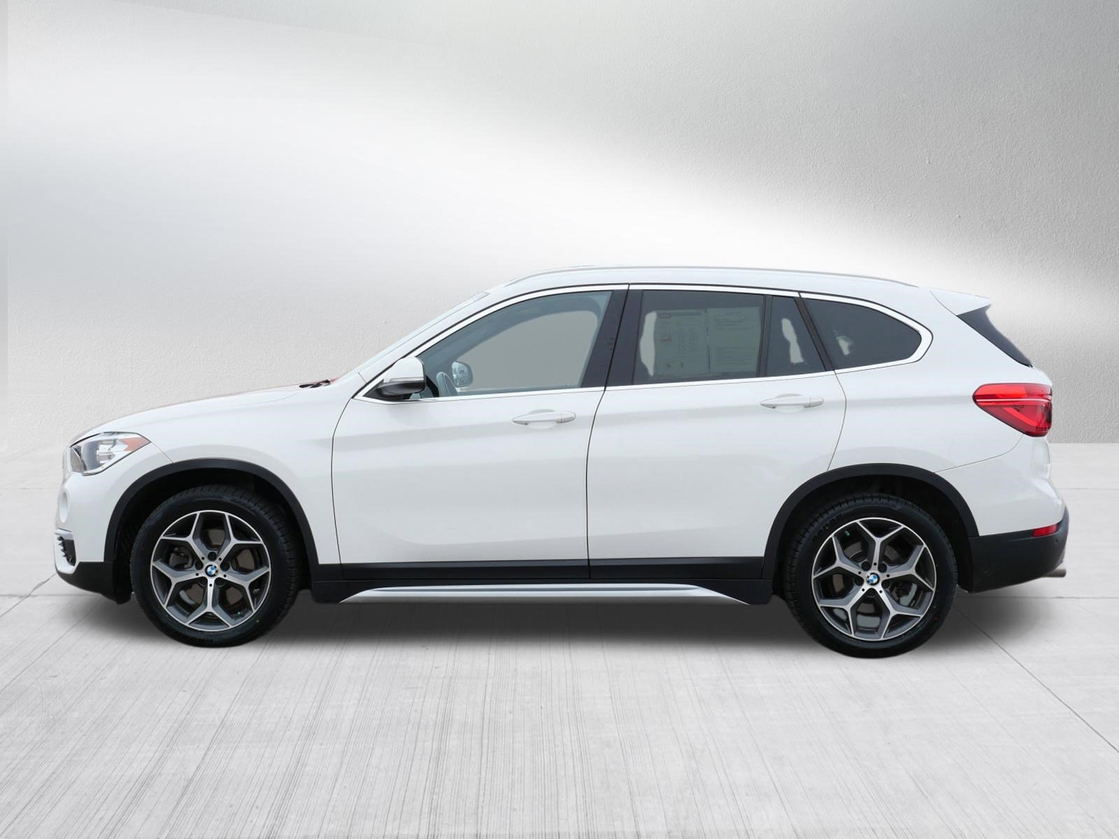 Used 2019 BMW X1 xDrive28i w/ Convenience Package image 4