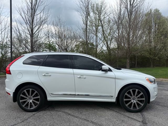 Used 2016 Volvo XC60 T6 Platinum AWD/4WD image 2