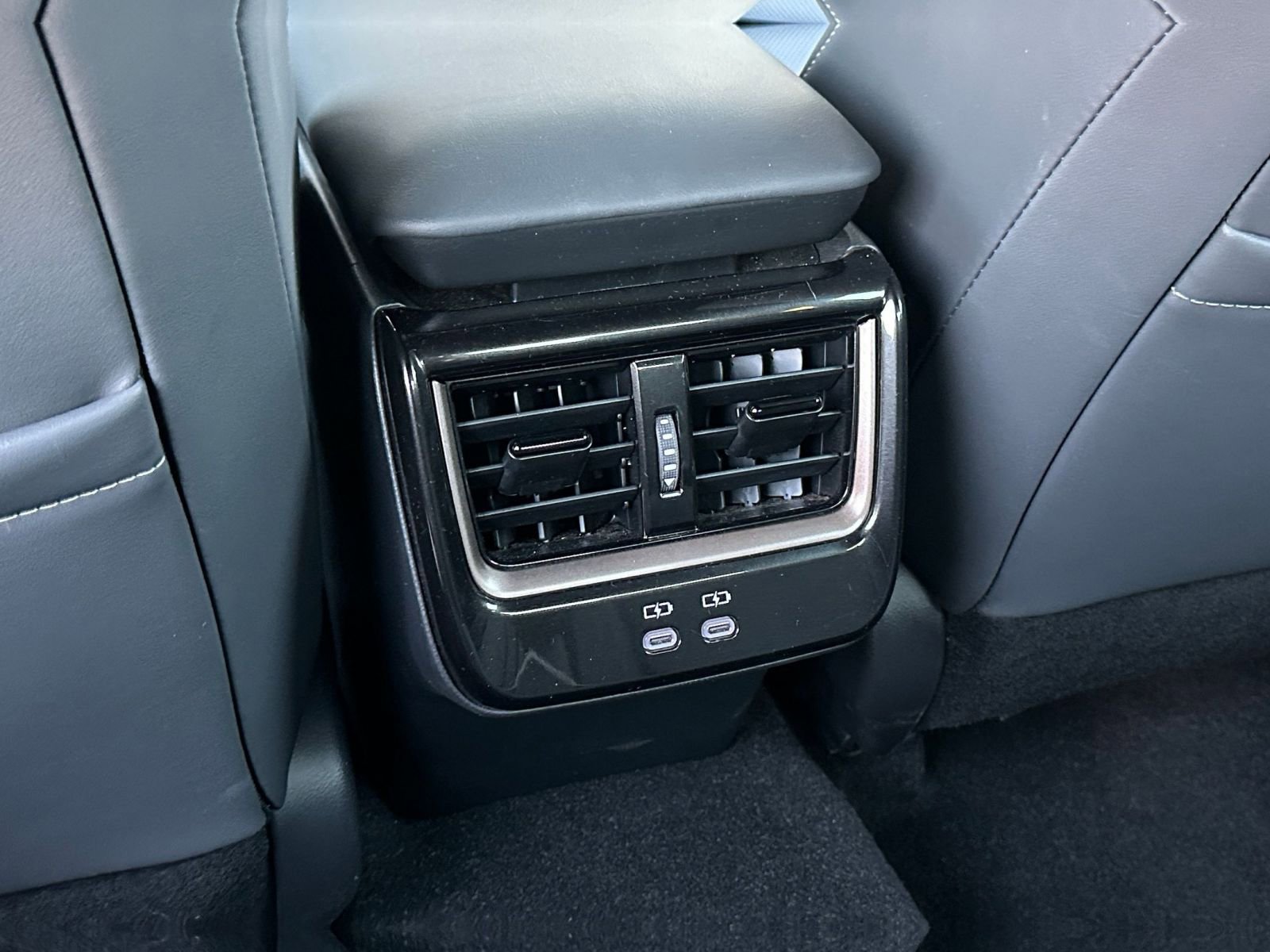 Used 2025 Toyota Crown XLE image 23