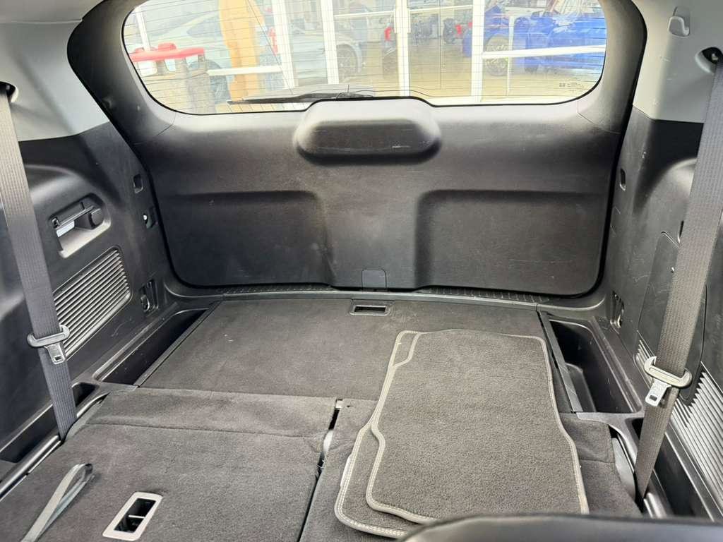 Used 2022 Ford Explorer XLT w/ Equipment Group 202A image 13