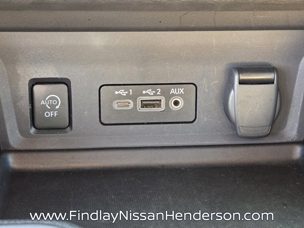 Used 2025 Nissan Sentra SV w/ SV Premium Package FWD image 30