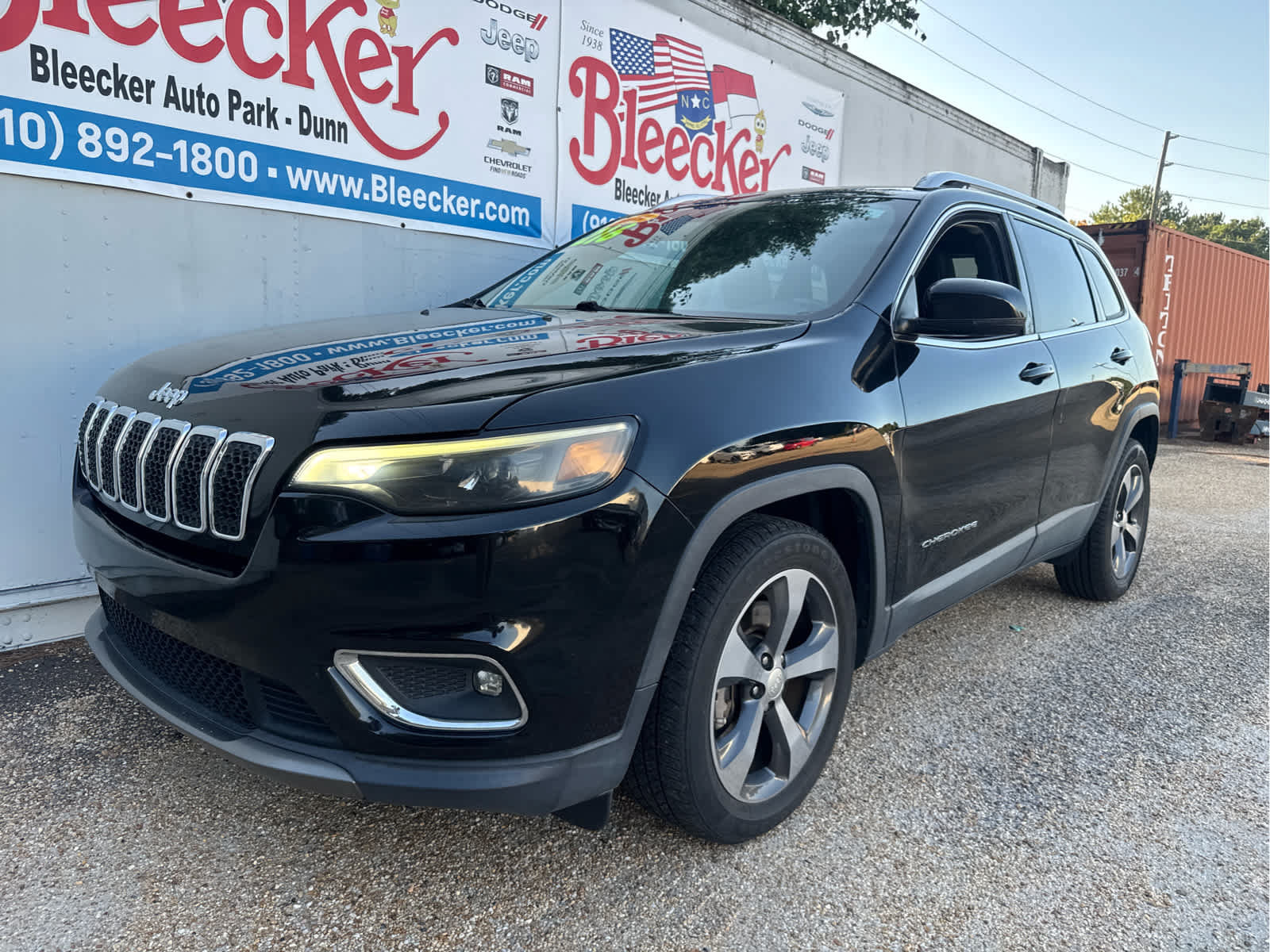Used 2019 Jeep Cherokee Limited FWD image 6