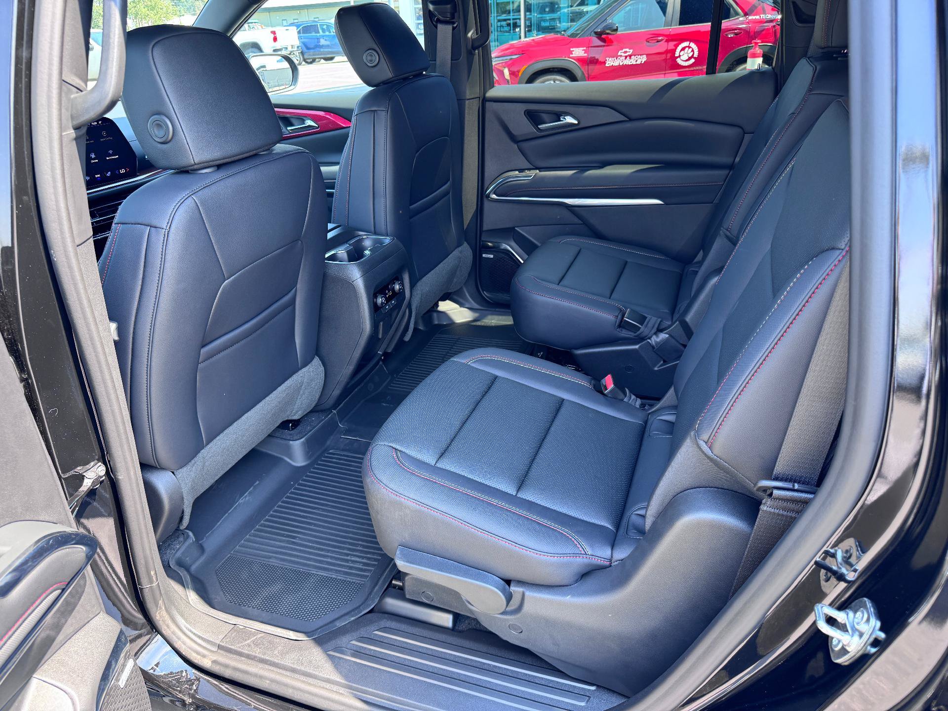 New 2026 Chevrolet Traverse Z71 w/ Enhanced Driving Package AWD/4WD image 14